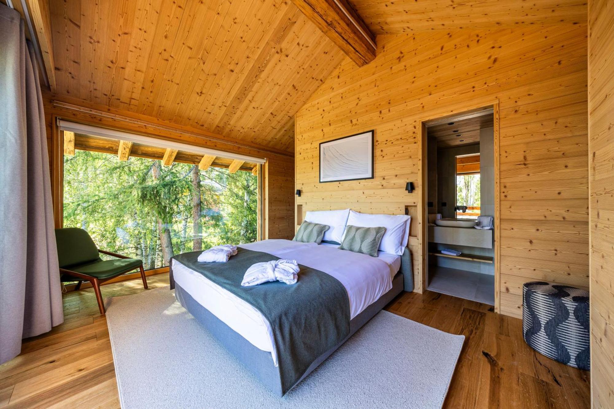 Mad Retreat Hotel نينداز المظهر الخارجي الصورة