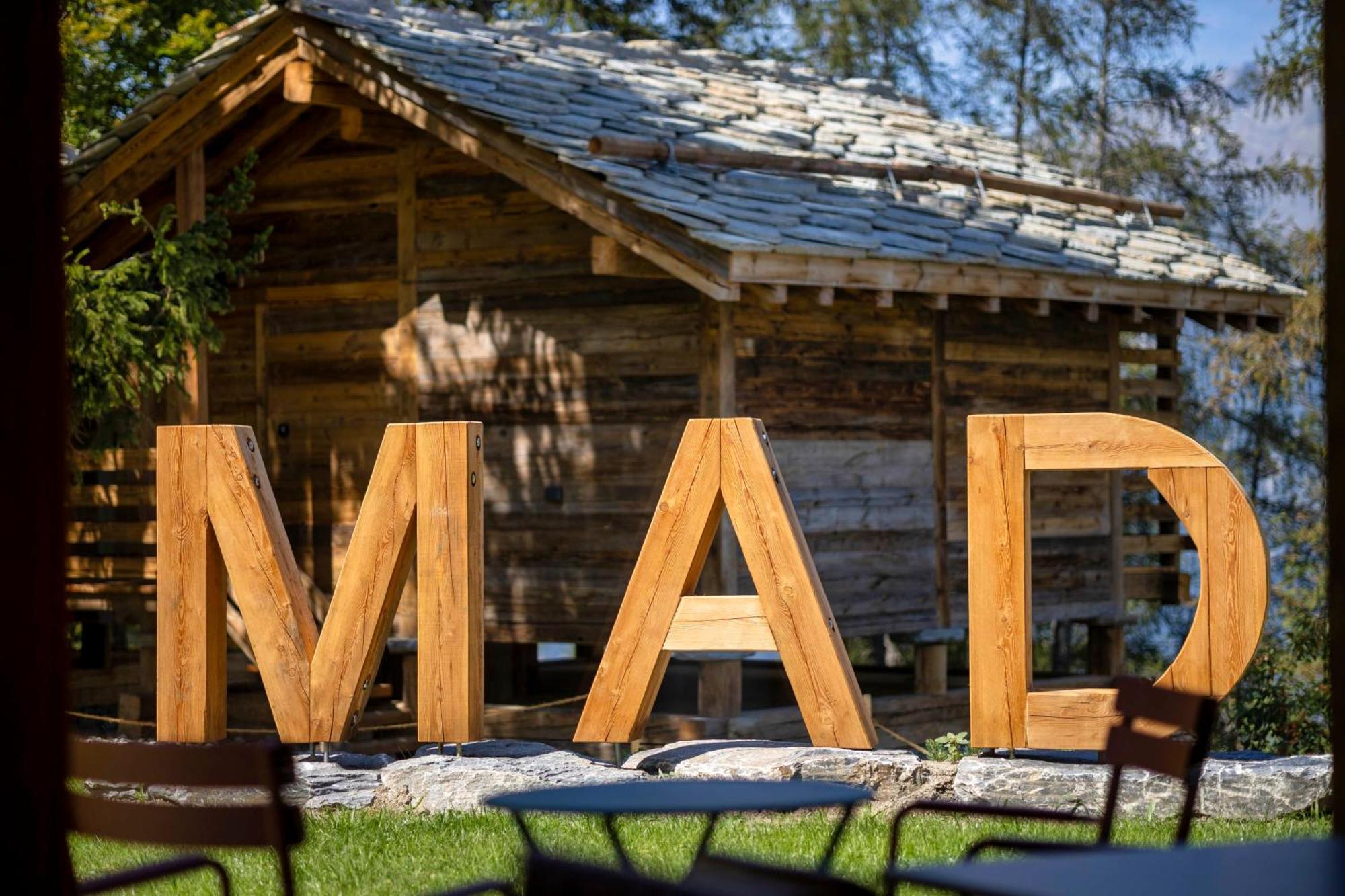 Mad Retreat Hotel نينداز المظهر الخارجي الصورة