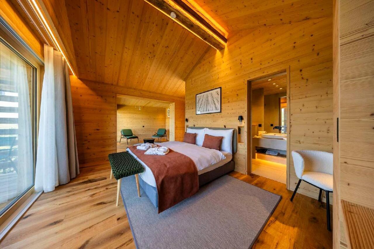 Mad Retreat Hotel نينداز المظهر الخارجي الصورة